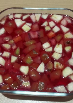 عکسی از دستور ژله توت‌فرنگی میوه‌ای؛ ساده، سالم و خوش‌رنگ