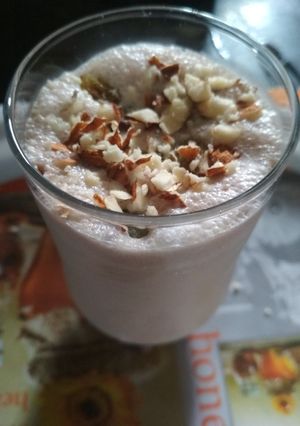 A picture of Ice Cream milk shake.