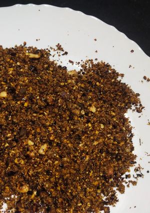 सूखी लाल मिर्च शेंगदाणा लहसुन की चटनी (Sookhi lal mirch Shengdana lahsun ki chutney recipe in hindi) रेसिपी मुख्य फोटो