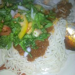 A picture of Spaghetti with stew.