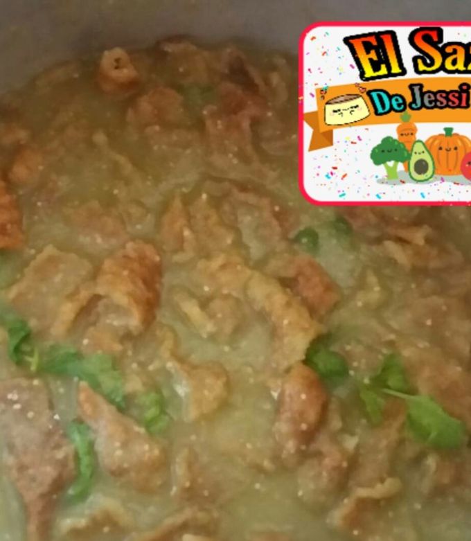 Una foto de Chicharrón en salsa verde