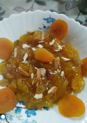 A picture of Apricot halwa.