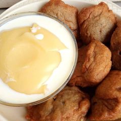 A picture of Akamu with akara.