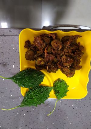 કારેલા નુ ચટપટુ શાક રેસીપી મુખ્ય ફોટો