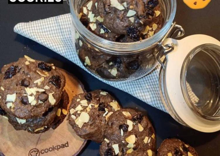 Resep Chocolate Chips Almond and Raisin Cookies yang Bikin Ketagihan