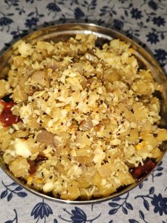 வாழைத்தண்டு பொரியல்(valaithandu poriyal recipe in tamil) செய்முறை முக்கிய புகைப்படம்