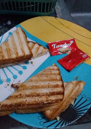 ग्रिल सैंडविच (grill sandwich recipe in Hindi) रेसिपी मुख्य फोटो