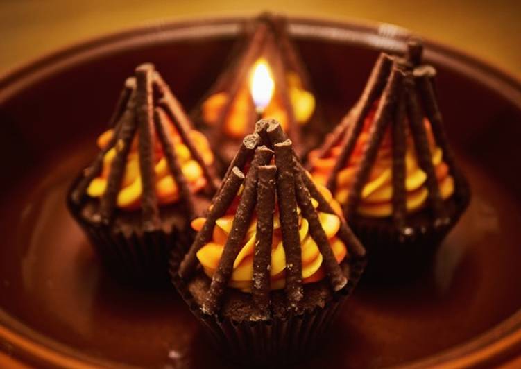 Simple Way to Make Quick Bonfire Cupcakes