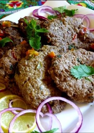A picture of Chapli kabab.