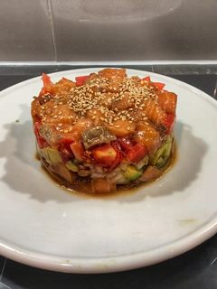 Una foto de Tártar de salmón