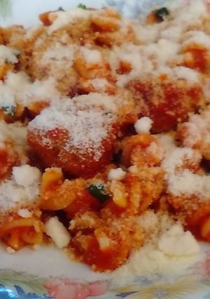 Una foto de Pasta con albondiguitas