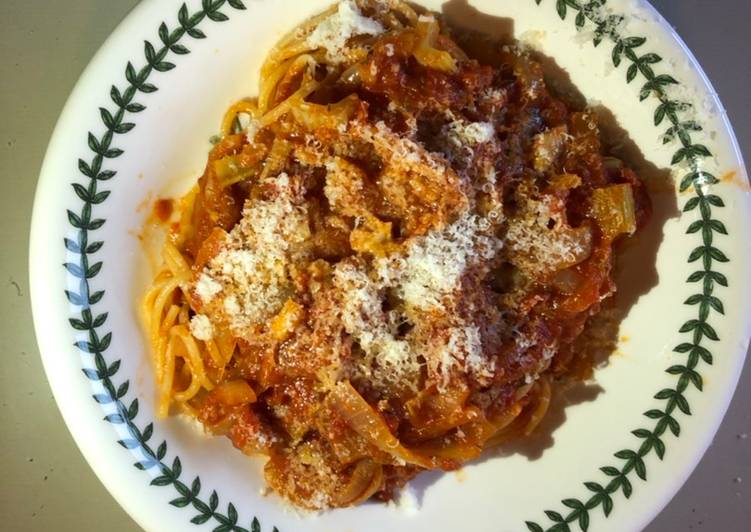 Easiest Way to Prepare Speedy Onion, Garlic &amp; Tomato Pasta