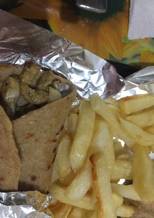 صورة لوصفة شاورما دجاج سوري وبطاطس محمرة دايت