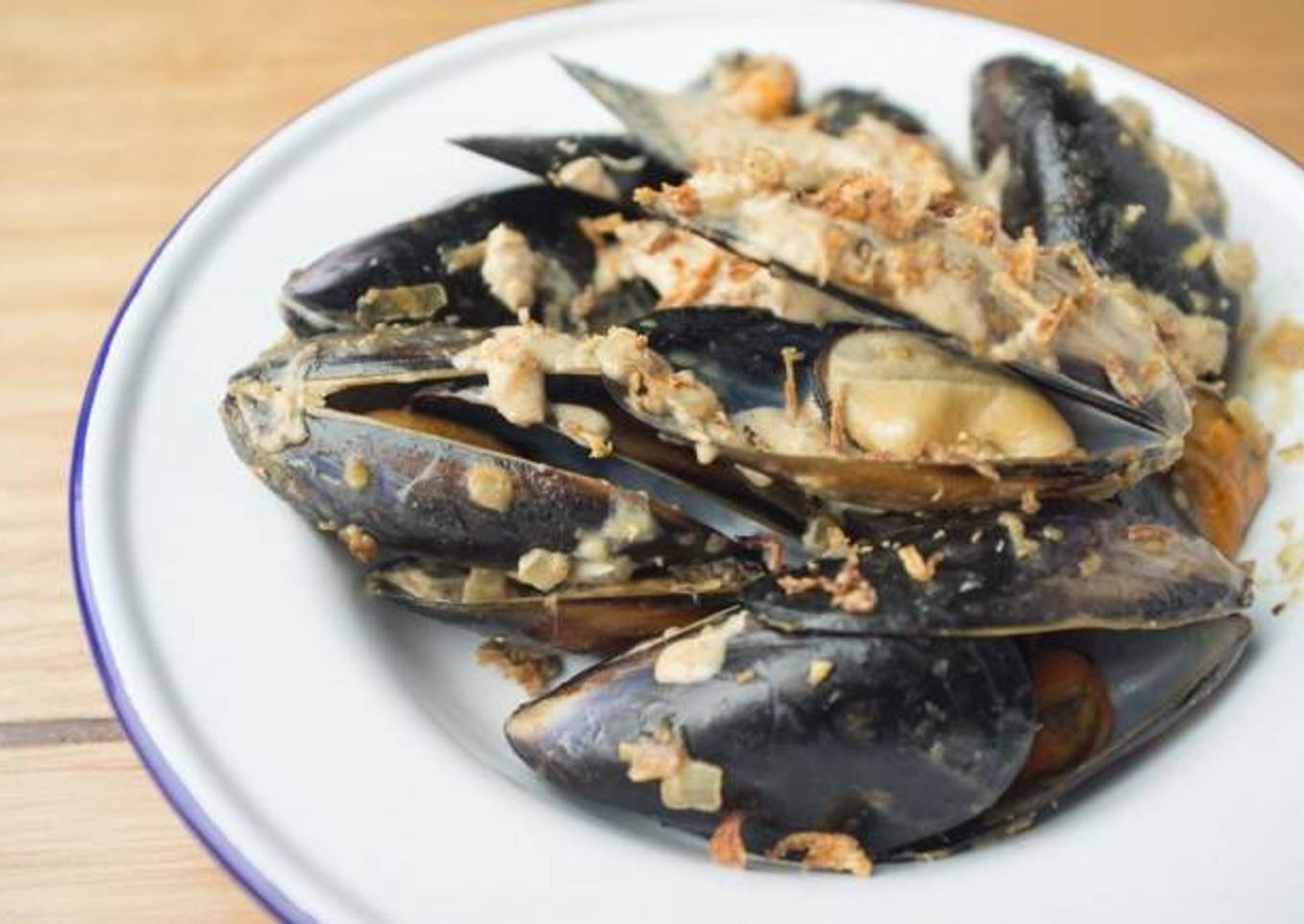 Green curry mussels