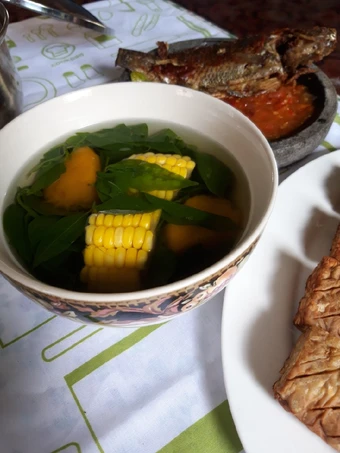 Langkah Gampang Membuat Resep  Sayur Bening Daun Katuk ala "Mamak Tri Wahyuni" yang Lezat, Sempurna