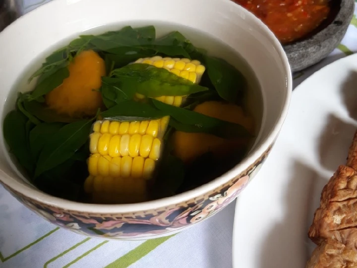Cara Simple Membikin Resep  Sayur Bening Daun Katuk ala &amp;#34;Mamak Tri Wahyuni&amp;#34; yang Lezat Sekali, Lezat