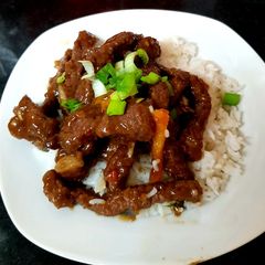 A picture of Mongolian Beef With Rice. 🤗.