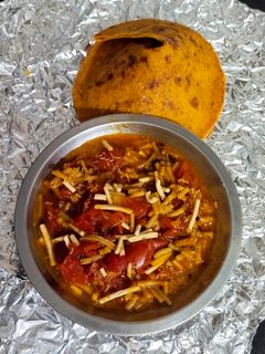 સેવ ટામેટા નું શાક (Sev Tomato Shak Recipe In Gujarati) રેસીપી મુખ્ય ફોટો