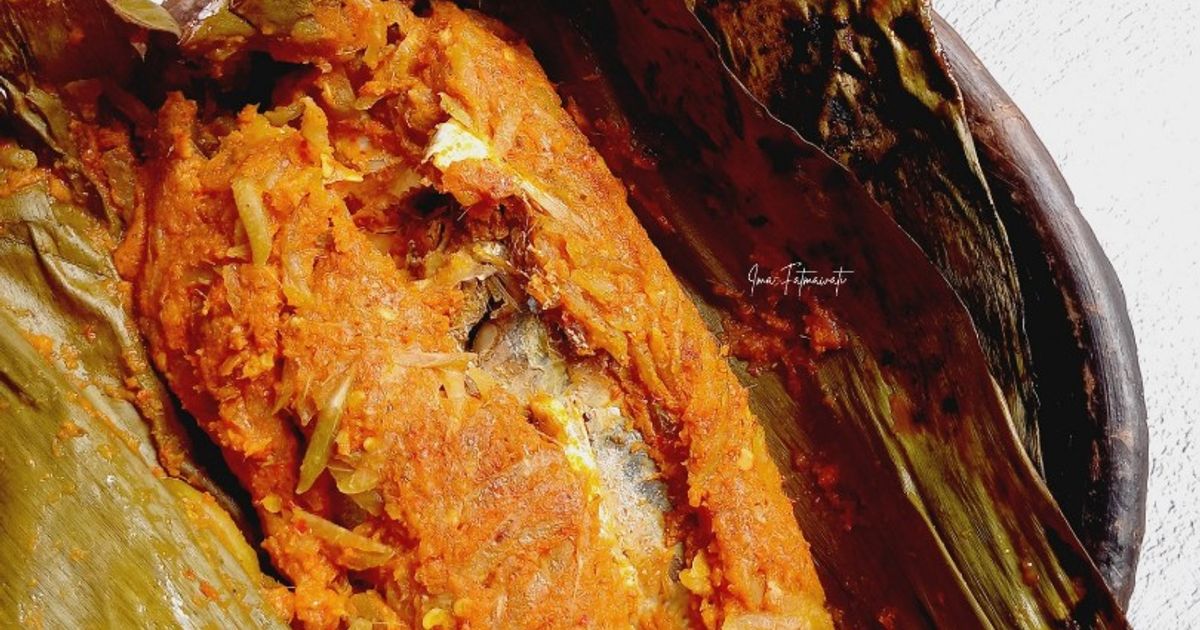 Pepes ikan kembung dan kedondong