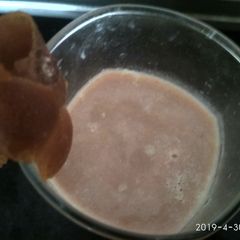 A picture of Chikoo milkshake.