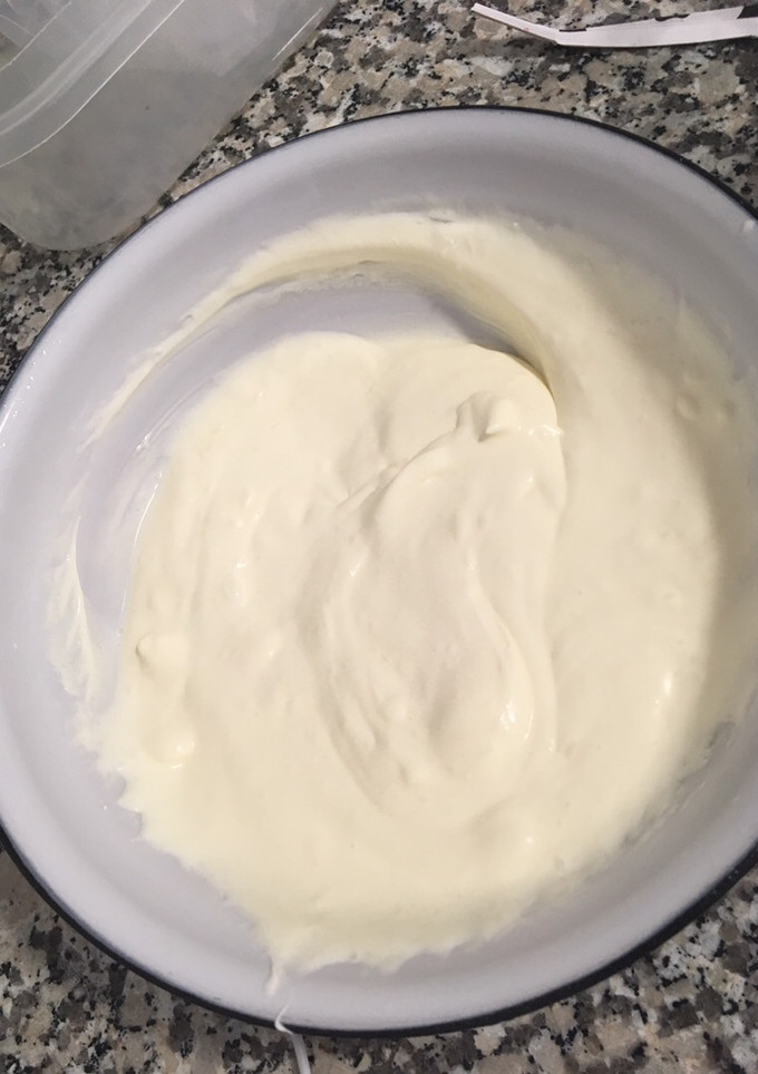 Una foto de Crema chantilli para rellenar tortas de cumpleaños