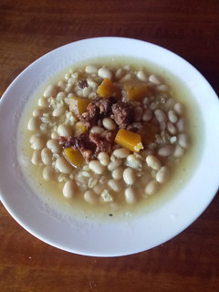 Una foto de Porotos con mote