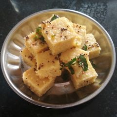 A picture of Dhokla.