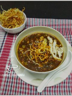 চিকেন মানচাও স্যুপ (Chicken Manchow Soup recipe in bengali) রেসিপির প্রধান ছবি