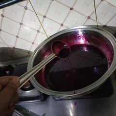 A picture of Pomegranate Syrup.