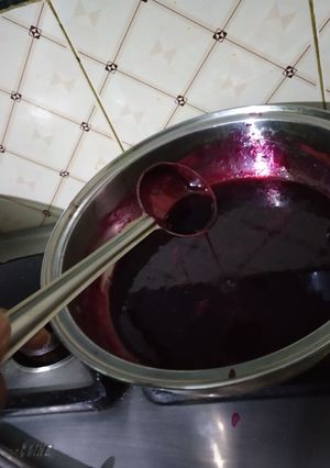 A picture of Pomegranate Syrup.