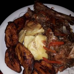 A picture of Sweet potato, plantain nd grilled chicken sauce.