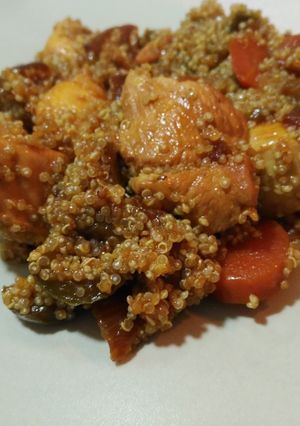 Foto principal de Quinoa con pollo, soja y miel