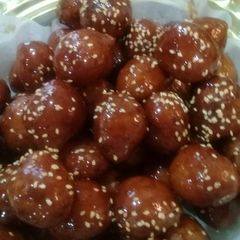 A picture of Gulab jamun/ Gimat.