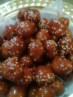 A picture of Gulab jamun/ Gimat.