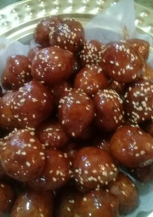 A picture of Gulab jamun/ Gimat.