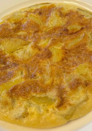 A picture of Spanish tortilla with love.