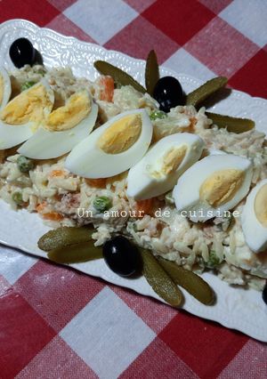 Une photo de Salade d'Orzo aux légumes, thon et œufs 🍴