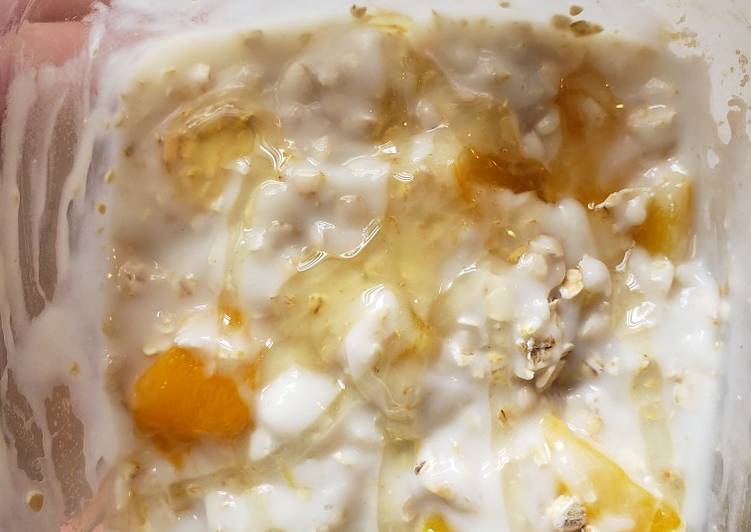 Simple Way to Prepare Quick Peaches and cream overnight oats