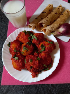 લસણીયા બટાકા (Lasaniya Bataka Recipe In Gujarati) રેસીપી મુખ્ય ફોટો