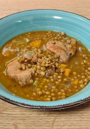 Foto principal de Curry rojo de lentejas con costillas