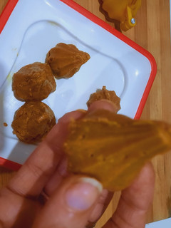 बेसन के मोदक (besan ke modak recipe in Hindi) रेसिपी मुख्य फोटो