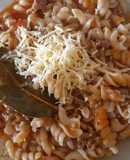 Guiso de fideos tirabuzón