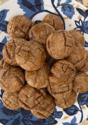 A picture of Cinnamon Semolina Cookies.