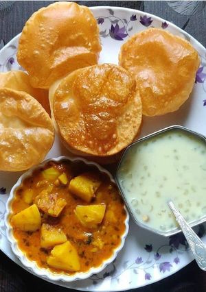A picture of Aloo Sabzi Puri.