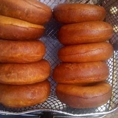 A picture of Plain Donut's.