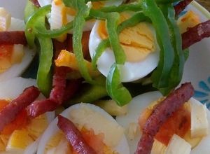 Una foto de Huevos en su granja