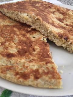 Una foto de Panqueque de avena y banana