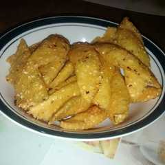 A picture of Empanadas de queso con maíz pilado.