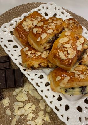 Φωτογραφία της συνταγής Brioche με κρέμα βανίλιας και κομμάτια σοκολάτας