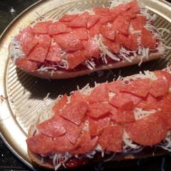 A picture of French Bread Piza.